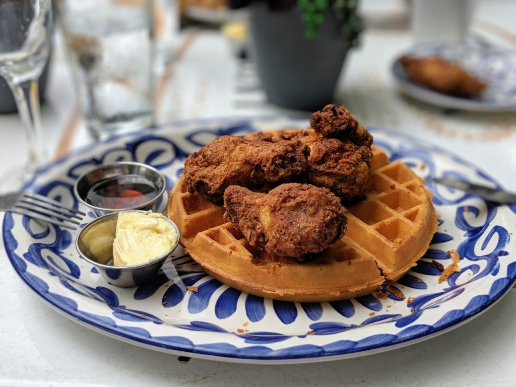 Piggy's Kitchen & Bar | Pet Friendly Restaurant