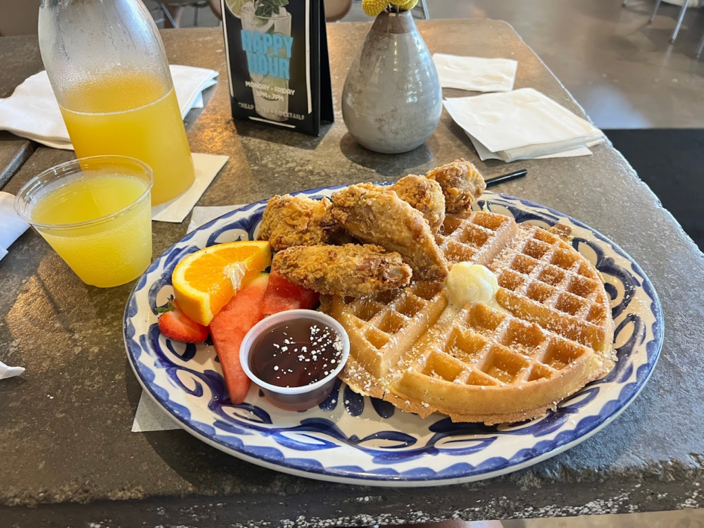 Piggy's Kitchen & Bar | Pet Friendly Restaurant