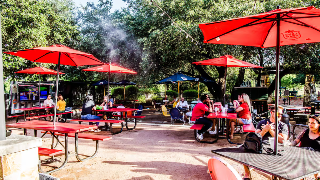 Doc's Backyard Grill: Dog Friendly Grill in Austin
