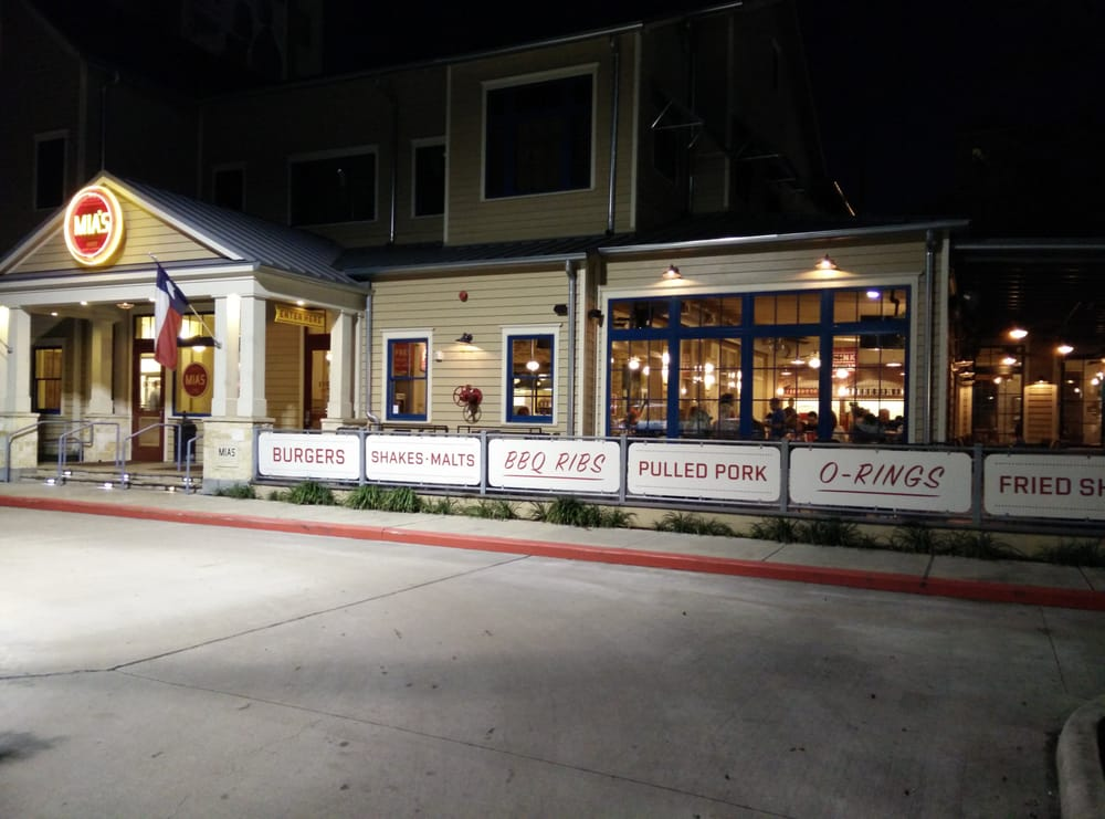 Mia's Table Dog Friendly Restaurant