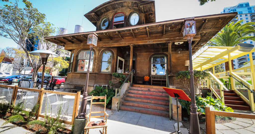 Dog Friendly Pub in San Diego: Queenstown Public House 