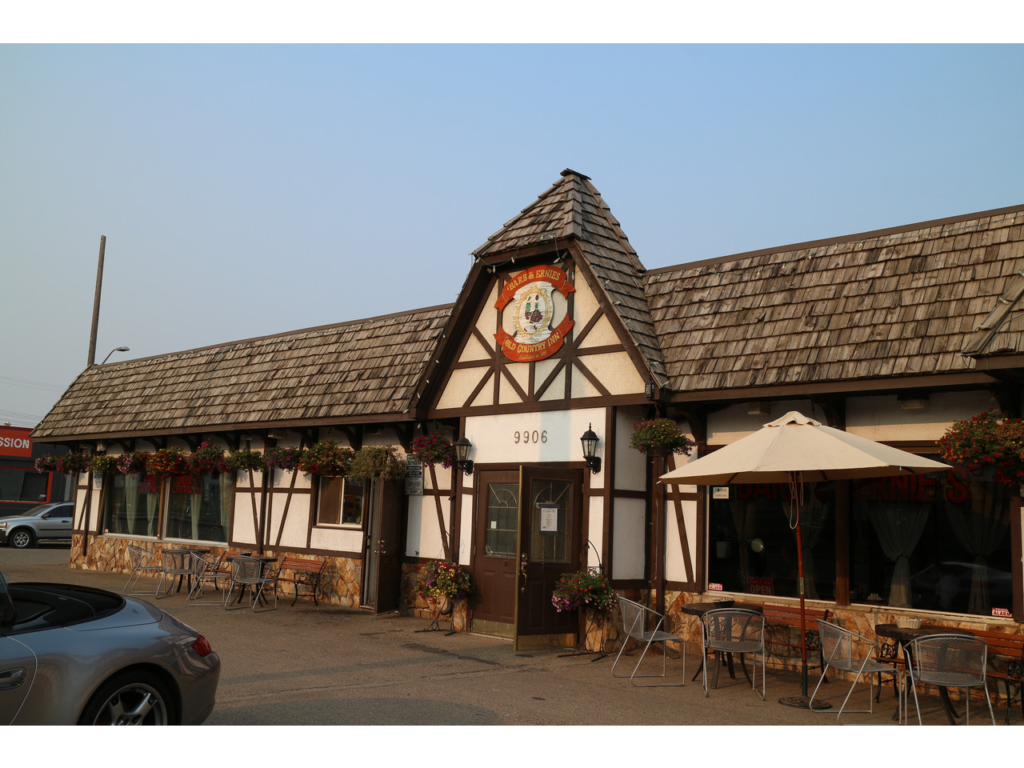 Barb & Ernie's Old Country Inn: A Dining Gem for Dog Owners