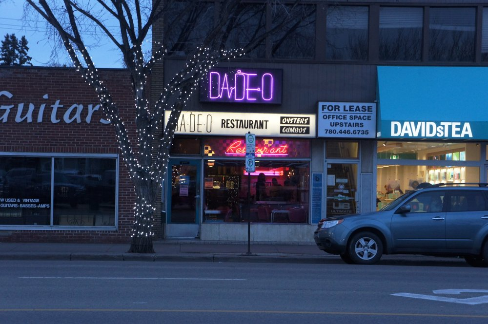 DaDeO: A Dog-Inclusive Eatery in Edmonton