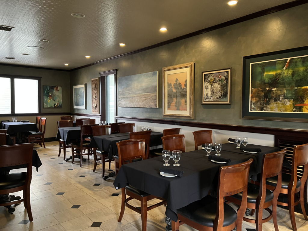 Embarcadero Wine & Oyster Bar: One of The Places to Eat with your Dog