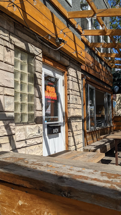 Farrow Garneau: A Perfect Spot to Dine with Your Dog