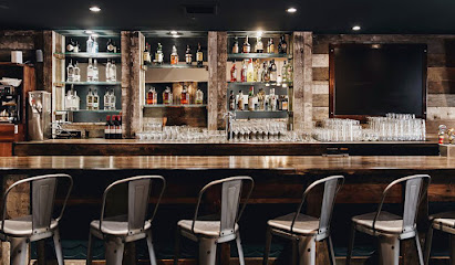 The Ellis: Special Offers on Tail-Wagging Eateries!