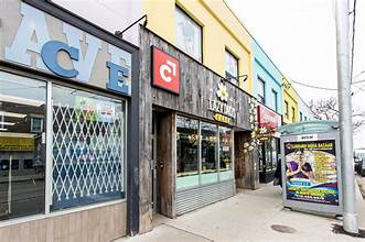 Lazy Daisy's Cafe: Top Dog-Friendly Dining Destinations!