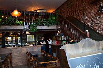 Six Acres: Best Pet-Friendly Restaurants to Visit!