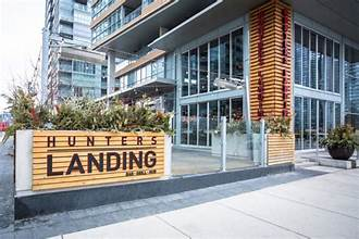 Hunters Landing: Discover Tail-Wagging Eateries!