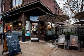 Riverdale Perk Cafe: Eat Out with Your Pup