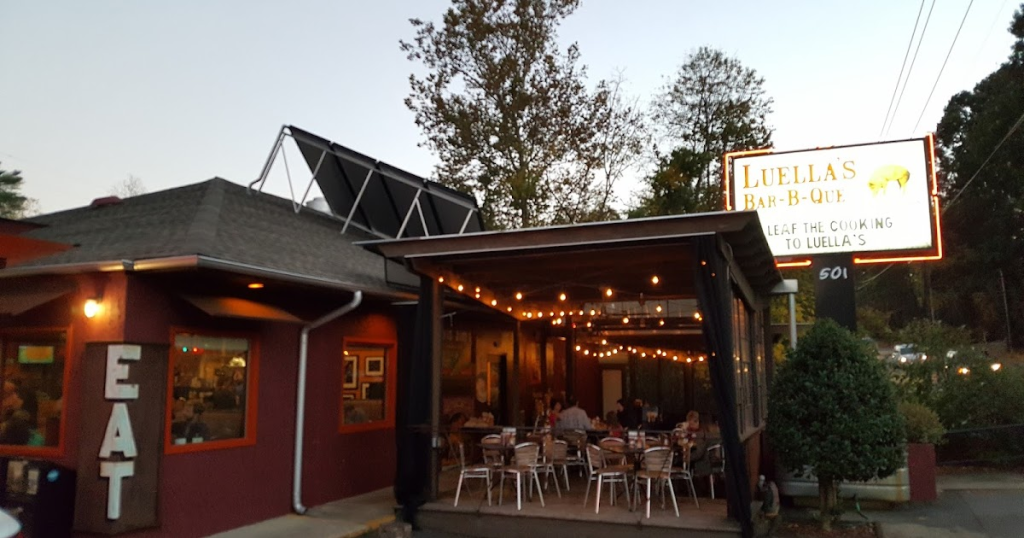 Luella’s Bar-B-Que: Discovering Unique Pet-Friendly Dining!