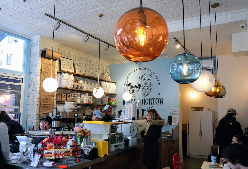 Boris & Horton: Explore the Top Pet-Friendly Restaurants!
